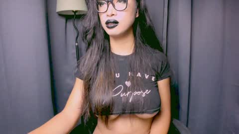 Lara online show from December 4, 2024, 10:41 pm