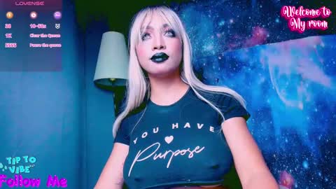 Lara online show from March 10, 2025, 11:38 pm