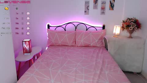 Pau Madrigal online show from December 17, 2024, 1:05 pm