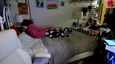 Strawberry Jane online show from October 28, 2025, 4:16 am