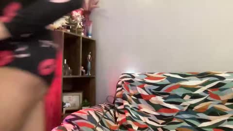 kisses online show from September 25, 2025, 10:46 pm