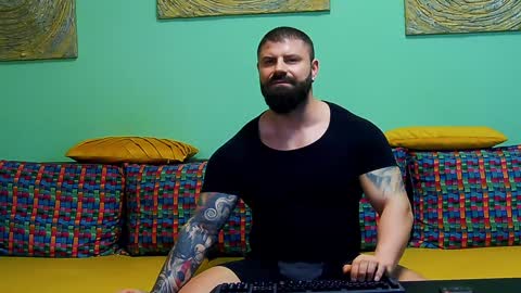 Snapshot of xxtreamleonard chatting on February 2, 2025, 12:02 pm Xtream Leonard online show from February 2, 2025, 12:02 pm