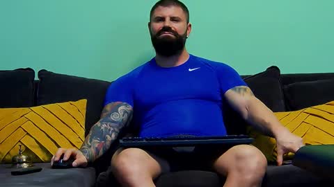 Snapshot of xxtreamleonard chatting on December 1, 2025, 5:18 pm Xtream Leonard online show from December 1, 2025, 5:18 pm