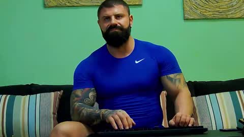 Snapshot of xxtreamleonard chatting on February 7, 2026, 12:20 pm Xtream Leonard online show from February 7, 2026, 12:20 pm