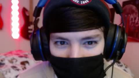 Snapshot of xxwhitefoxx chatting on February 16, 2026, 3:57 am David Fox online show from February 16, 2026, 3:57 am