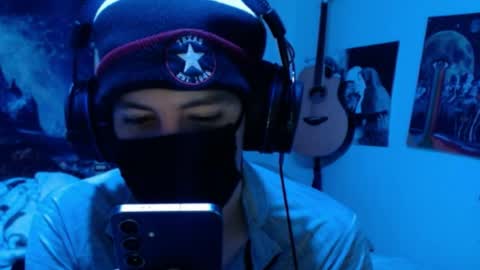 Snapshot of xxwhitefoxx chatting on May 11, 2026, 7:36 am David Fox online show from May 11, 2026, 7:36 am