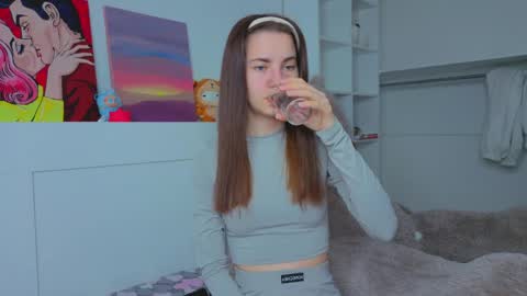 Eva online show from April 15, 2026, 1:23 am