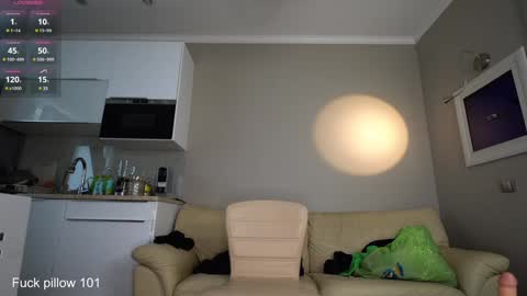     online show from March 9, 2025, 1:15 pm