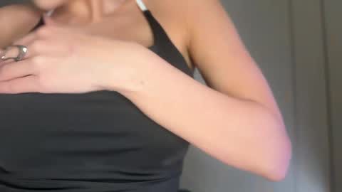 xxx_leila online show from March 23, 2026, 9:13 am