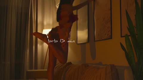 Snapshot of xxx_sunset chatting on February 12, 2026, 11:38 am Molly online show from February 12, 2026, 11:38 am