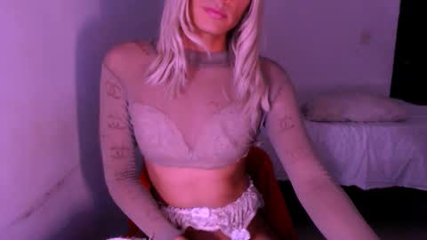 Snapshot of xxxanonymousloverxxx chatting on March 1, 2026, 2:35 am Chiara online show from March 1, 2026, 2:35 am