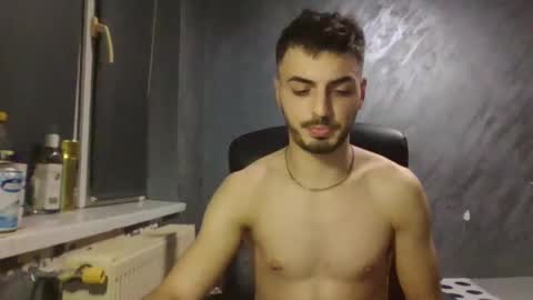 xxxdonpuiuuxxx online show from January 15, 2025, 6:40 pm