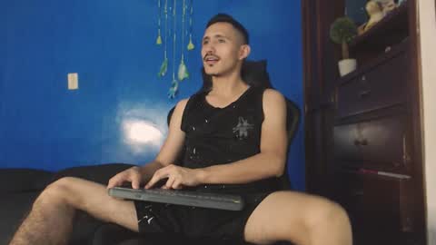 Snapshot of xxxhome_alonexxx chatting on November 2, 2025, 7:49 pm Kev online show from November 2, 2025, 7:49 pm