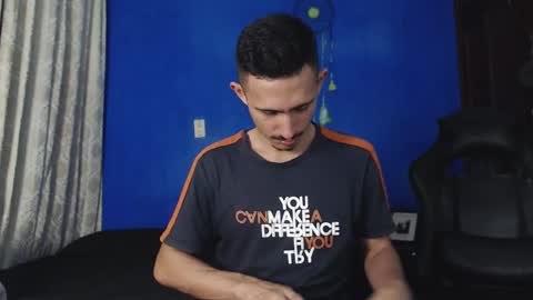 Snapshot of xxxhome_alonexxx chatting on November 4, 2025, 8:19 pm Kev online show from November 4, 2025, 8:19 pm