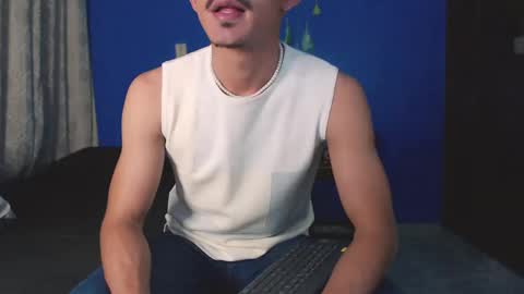 Snapshot of xxxhome_alonexxx chatting on November 5, 2025, 8:09 pm Kev online show from November 5, 2025, 8:09 pm