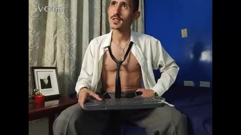 Snapshot of xxxhome_alonexxx chatting on November 19, 2025, 8:31 pm Kev online show from November 19, 2025, 8:31 pm