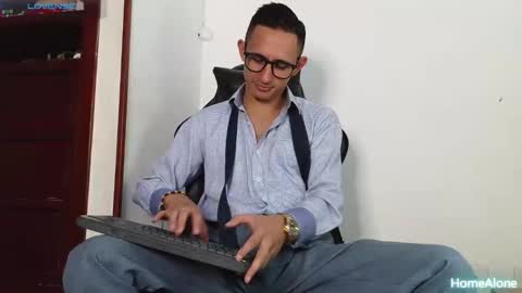 Snapshot of xxxhome_alonexxx chatting on December 2, 2025, 7:53 pm Kev online show from December 2, 2025, 7:53 pm