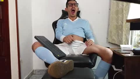 Snapshot of xxxhome_alonexxx chatting on December 15, 2025, 7:40 pm Kev online show from December 15, 2025, 7:40 pm