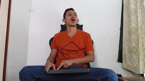 Snapshot of xxxhome_alonexxx chatting on December 21, 2025, 7:32 pm Kev online show from December 21, 2025, 7:32 pm