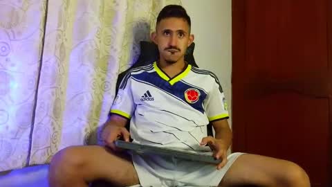 Snapshot of xxxhome_alonexxx chatting on April 20, 2026, 7:15 pm Kev online show from April 20, 2026, 7:15 pm