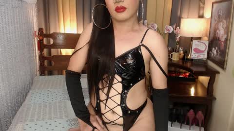 QUEENCY online show from April 5, 2026, 10:40 pm