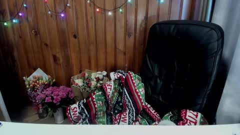 Lana online show from February 14, 2025, 8:42 am