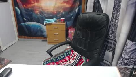 Lana online show from September 15, 2025, 6:52 pm