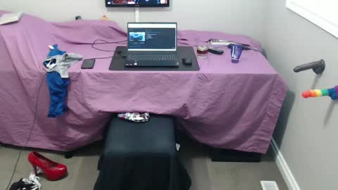 xxxxbrad online show from March 4, 2025, 10:05 pm