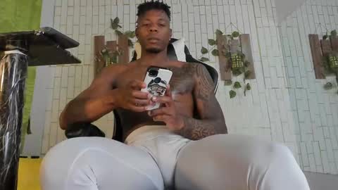 Snapshot of yacksson_lawrence chatting on February 10, 2025, 1:57 am yacksson_lawrence online show from February 10, 2025, 1:57 am