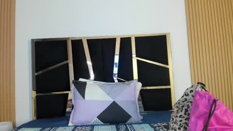 Yahaira online show from April 4, 2026, 1:52 pm