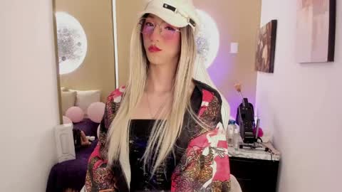 Yaki online show from April 12, 2026, 4:06 am