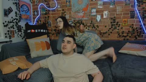 Mia and Andry  online show from December 3, 2024, 6:06 pm