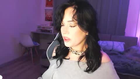 Yami online show from November 27, 2025, 9:39 pm