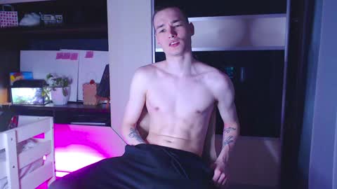 Yan online show from December 15, 2024, 8:47 pm