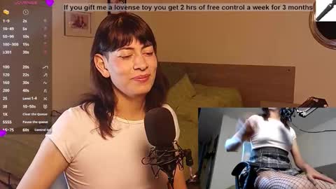 Yana online show from November 19, 2025, 12:21 am