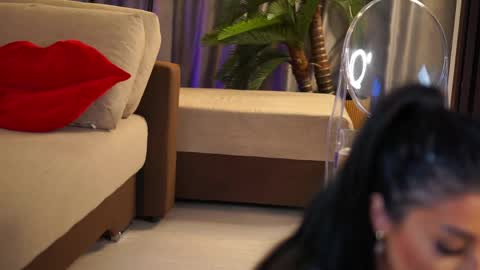 Yana online show from April 10, 2026, 8:41 am