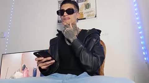 Yan online show from February 21, 2026, 7:42 am