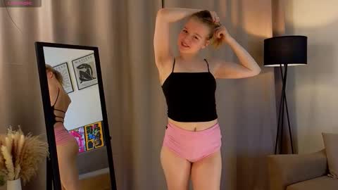 Kate online show from November 22, 2025, 2:16 pm