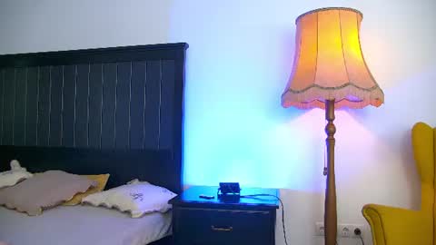yanira_ass_ online show from June 15, 2026, 4:04 am
