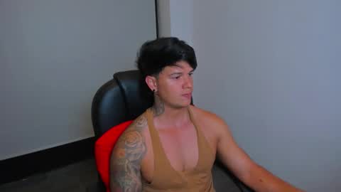 Snapshot of yanka_max1 chatting on November 28, 2025, 12:13 am new here online show from November 28, 2025, 12:13 am