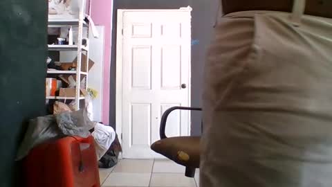 yankoloco92 online show from April 10, 2026, 8:13 pm