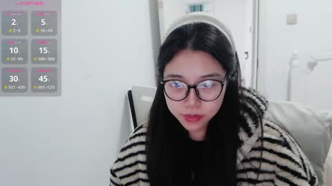 yaoyaoliu online show from April 5, 2026, 11:51 am