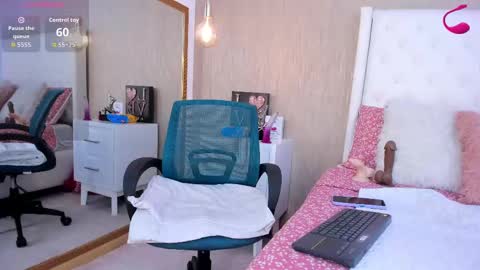 Snapshot of yara_bliss_ chatting on September 17, 2025, 11:06 pm Yara Bliss online show from September 17, 2025, 11:06 pm