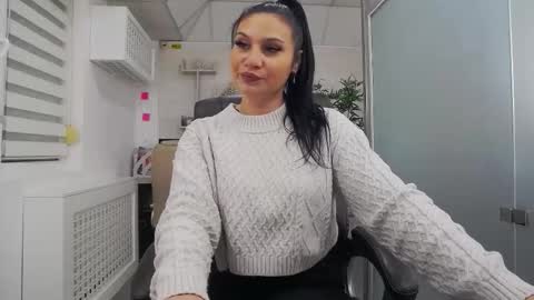 Snapshot of yaraxcox chatting on January 16, 2026, 5:11 am Yara online show from January 16, 2026, 5:11 am