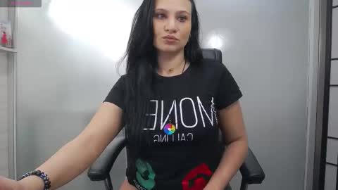 Snapshot of yaraxcox chatting on February 6, 2026, 3:55 am Yara online show from February 6, 2026, 3:55 am