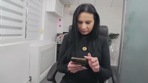 Snapshot of yaraxcox chatting on February 9, 2026, 3:43 am Yara online show from February 9, 2026, 3:43 am