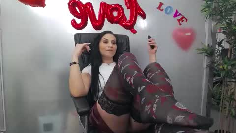 Snapshot of yaraxcox chatting on February 15, 2026, 7:51 am Yara online show from February 15, 2026, 7:51 am