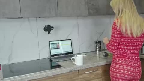 yaria29 online show from January 27, 2025, 5:47 am