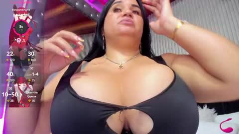 Snapshot of yasmin_bigtits chatting on June 16, 2026, 4:37 am Yasmin online show from June 16, 2026, 4:37 am
