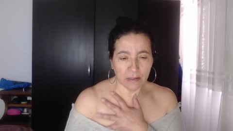 Snapshot of yasmin_love85 chatting on December 24, 2024, 2:12 pm yasmin_love85 online show from December 24, 2024, 2:12 pm